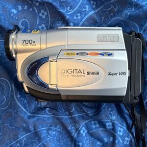 JVC GR-SXM260U Compact Super VHS Camcorder 700x Digital Zoom SVHSC Silver -READ